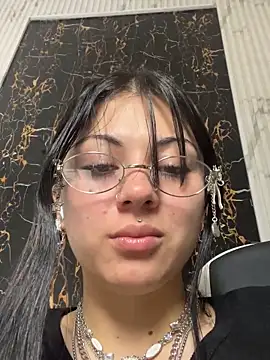 Snapshot of Guxplo_ chatting on 27, 9, 2025 Guxplo  online show from 27, 9, 2025