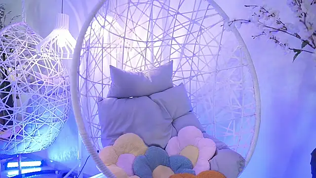 SaharaKramer online show from 22, 2, 2025