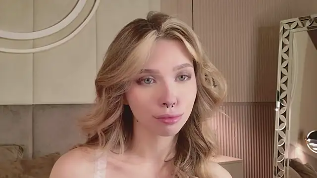 Snapshot of Sierra_Fane chatting on 27, 6, 2026 Sierra Fane online show from 27, 6, 2026