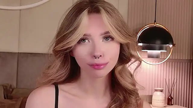 Snapshot of Sierra_Fane chatting on 20, 7, 2026 Sierra Fane online show from 20, 7, 2026