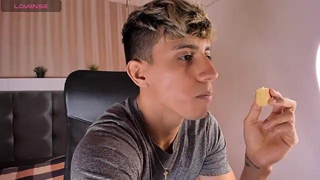 Allex Cano online show from 23, 2, 2025