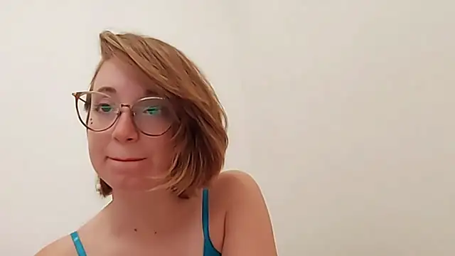 Elise Nyx online show from 9, 9, 2025