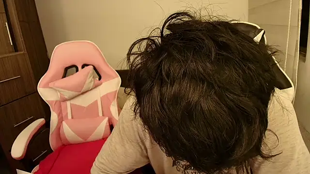 DesireLuxe online show from 2, 11, 2025