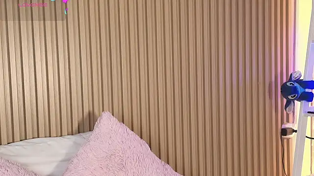 emily sweett24 online show from 4, 4, 2026