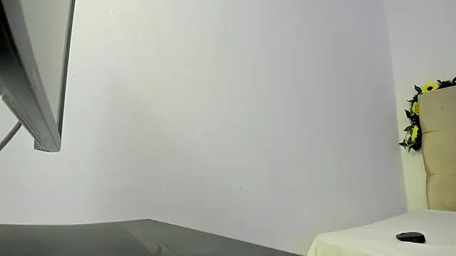 MICHAEL AND SHARON online show from 25, 2, 2025