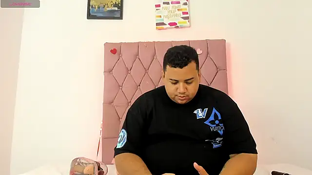 MICHAEL AND SHARON online show from 25, 10, 2025