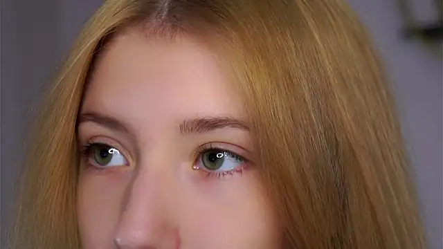 SunnivaCovil online show from 11, 11, 2025