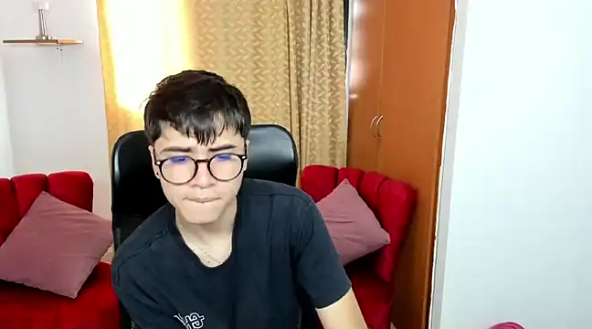 Snapshot of liam_orion chatting on 19, 2, 2025 liam orion online show from 19, 2, 2025