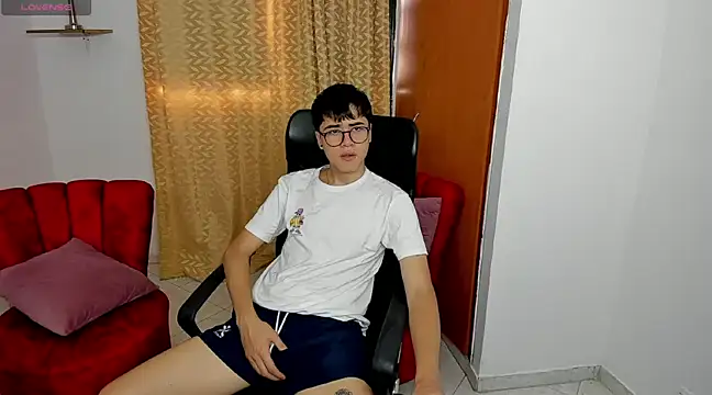 Snapshot of liam_orion chatting on 22, 2, 2025 liam orion online show from 22, 2, 2025