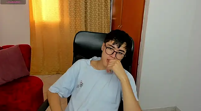 Snapshot of liam_orion chatting on 26, 2, 2025 liam orion online show from 26, 2, 2025