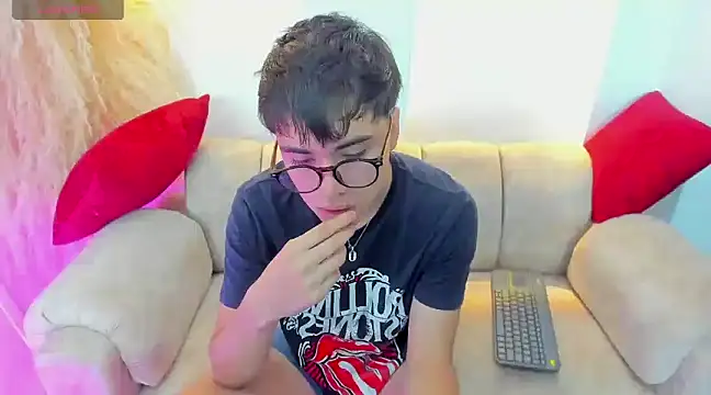 Snapshot of liam_orion chatting on 22, 3, 2025 liam orion online show from 22, 3, 2025