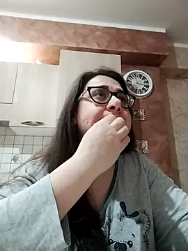 Dolcecurvy online show from 7, 4, 2026