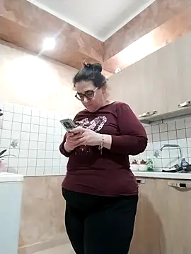 Dolcecurvy online show from 15, 4, 2026