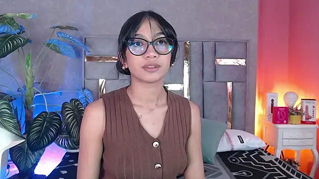 Tyla Ks online show from 17, 11, 2025