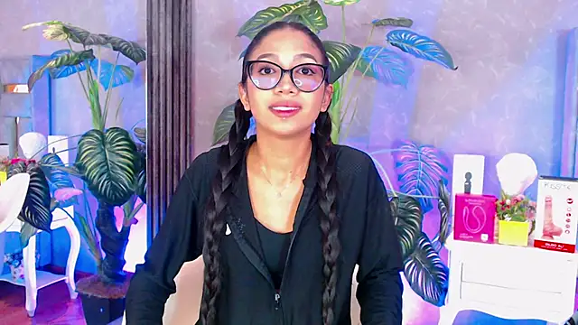 Tyla Ks online show from 4, 12, 2025