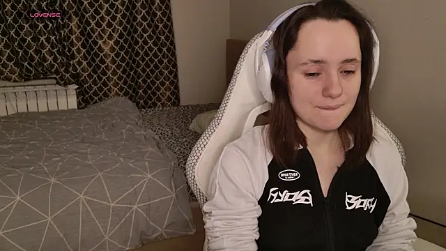 Luna Loveee online show from 1, 2, 2026