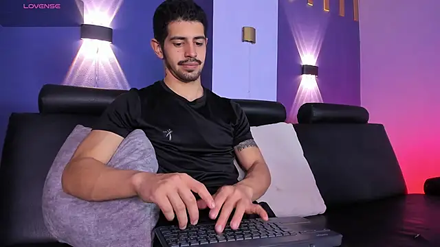 AlejandroStormm online show from 7, 6, 2026