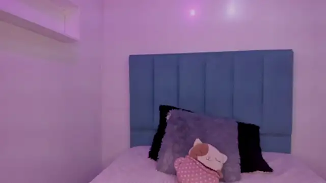 Snapshot of Anniie__Evans chatting on 6, 10, 2025 Anniie Evans online show from 6, 10, 2025