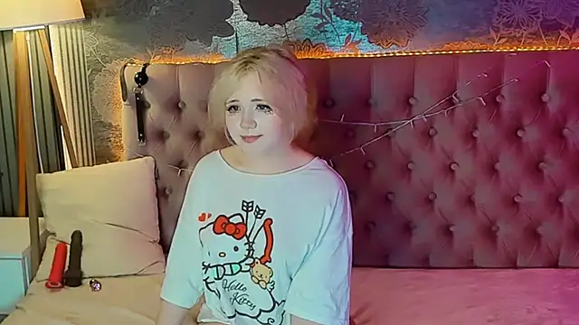 EmilyAngells online show from 10, 6, 2026