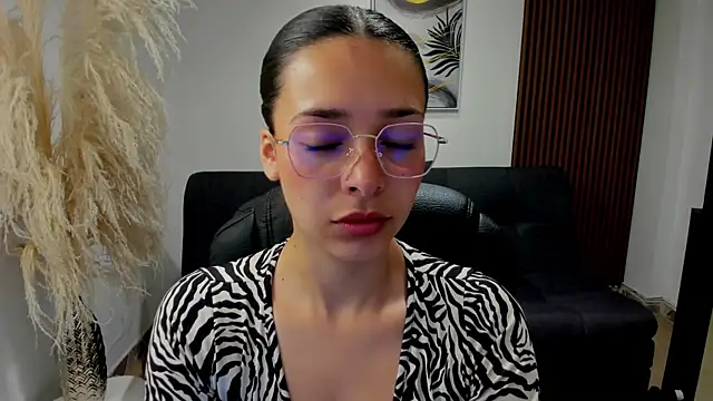 angeline davies online show from 26, 9, 2025