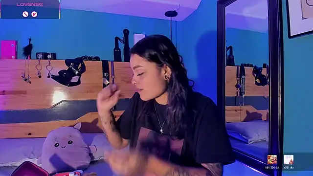 ChloeAllennn online show from 14, 3, 2026