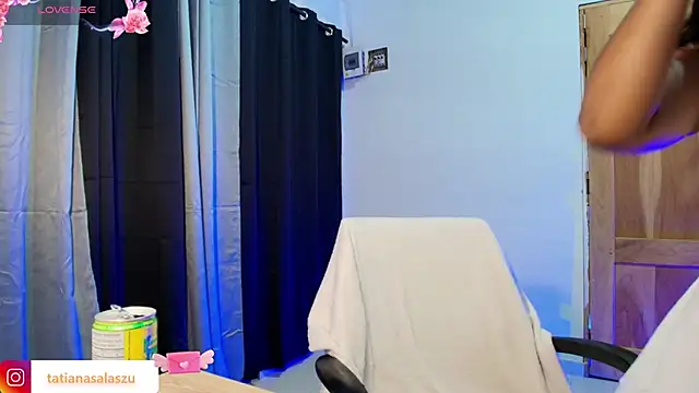 Snapshot of tatiana_10 chatting on 6, 3, 2025 tatiana 10 online show from 6, 3, 2025