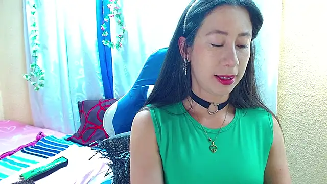 Snapshot of Gia_leinn chatting on 17, 10, 2025 Gia leinn online show from 17, 10, 2025