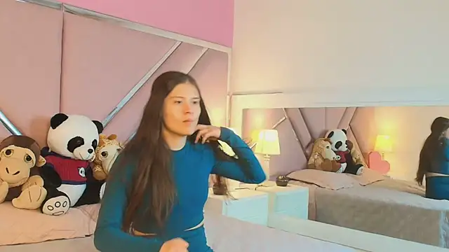 Snapshot of Emilybennett_ chatting on 13, 3, 2025 Emilybennett online show from 13, 3, 2025