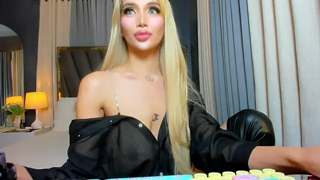 Snapshot of KylieSonique chatting on 14, 6, 2026 KylieSonique online show from 14, 6, 2026