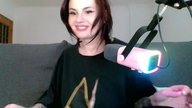 Della Ideal online show from 5, 3, 2025