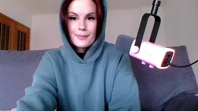 Della Ideal online show from 10, 3, 2025