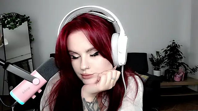 Della Ideal online show from 8, 9, 2025