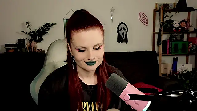 Della Ideal online show from 21, 12, 2025