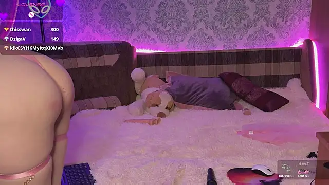 Snapshot of Velvettouch_ chatting on 4, 3, 2025 Velvettouch online show from 4, 3, 2025