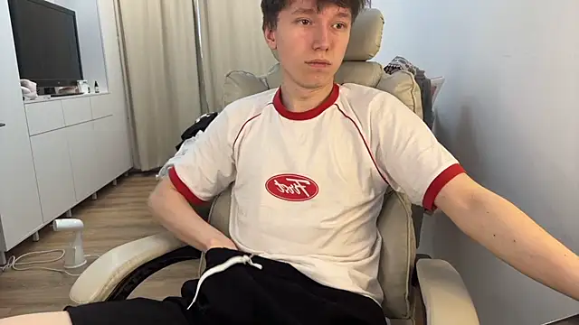 Snapshot of tommy_colson chatting on 27, 10, 2025 tommy colson online show from 27, 10, 2025