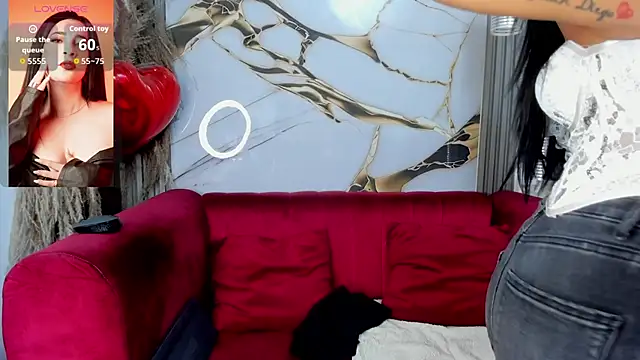 Bella williamss  online show from 7, 4, 2026