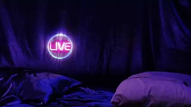 Snapshot of MickDollz chatting on 5, 3, 2025 MickDollz online show from 5, 3, 2025