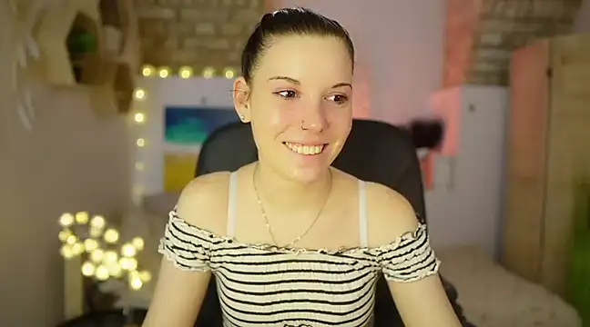 Snapshot of April_Olsen chatting on 5, 3, 2025 April Olsen online show from 5, 3, 2025