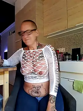 Emma Milf25 online show from 17, 3, 2025