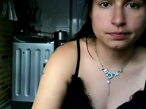 Escarcha-blue online show from 9, 3, 2025