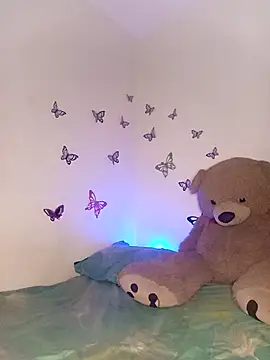 Valen thompsom 002 online show from 19, 3, 2026