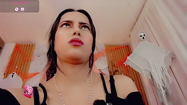 ValeriCardenas online show from 29, 10, 2025