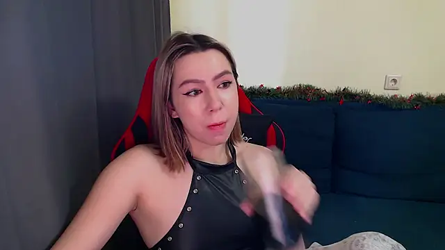 Snapshot of meganluss chatting on 5, 12, 2025 meganluss online show from 5, 12, 2025