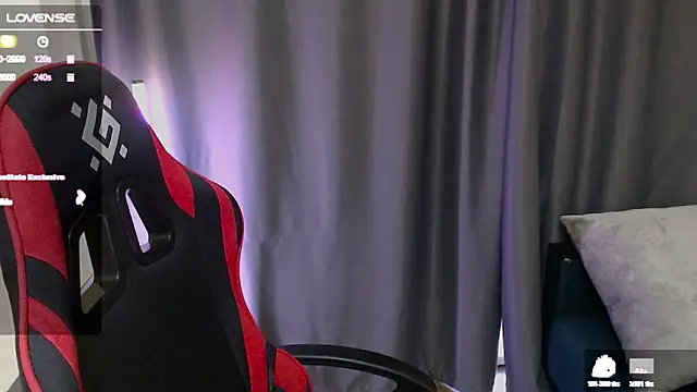 Snapshot of meganluss chatting on 15, 1, 2026 meganluss online show from 15, 1, 2026