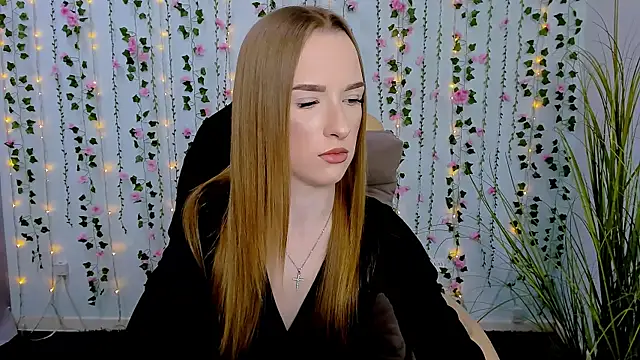 Snapshot of doll_vey chatting on 9, 3, 2025 doll vey online show from 9, 3, 2025