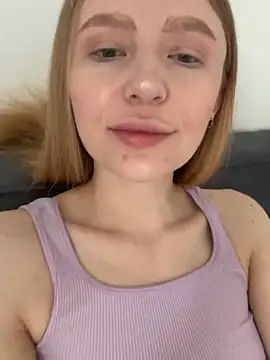 Snapshot of EvaBrooklyn chatting on 4, 3, 2025 EvaBrooklyn online show from 4, 3, 2025