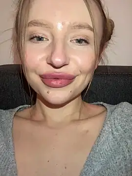 Snapshot of EvaBrooklyn chatting on 7, 3, 2025 EvaBrooklyn online show from 7, 3, 2025