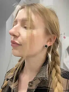 Snapshot of EvaBrooklyn chatting on 9, 3, 2025 EvaBrooklyn online show from 9, 3, 2025