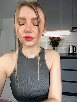 Snapshot of EvaBrooklyn chatting on 10, 3, 2025 EvaBrooklyn online show from 10, 3, 2025