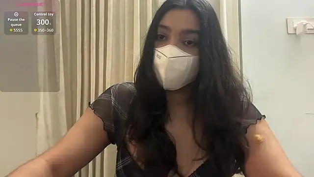 Snapshot of oviyakalra chatting on 17, 9, 2025 oviyakalra online show from 17, 9, 2025